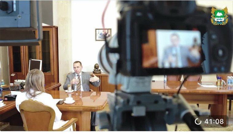 Интервью с губернатором Курганской области Вадимом Шумковым.