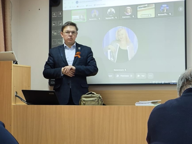 14 мая в Институте развития( ИРОСТ), состоялась встреча с разработчиком программы "Шахматы- Школе" Игорем Сухиным..