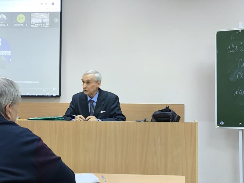 14 мая в Институте развития( ИРОСТ), состоялась встреча с разработчиком программы "Шахматы- Школе" Игорем Сухиным..